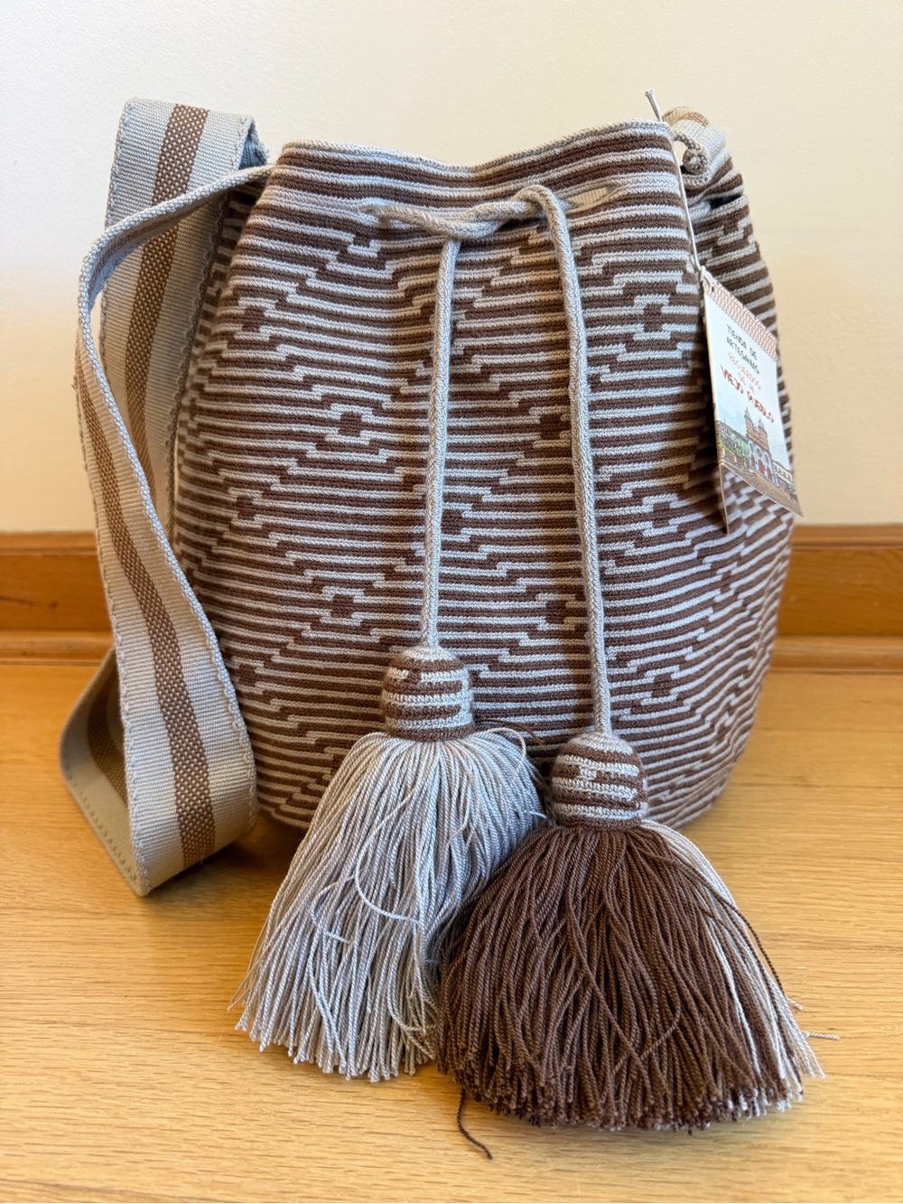 Columbian Wayuu Handwoven Bucket Shoulder Bag, Large